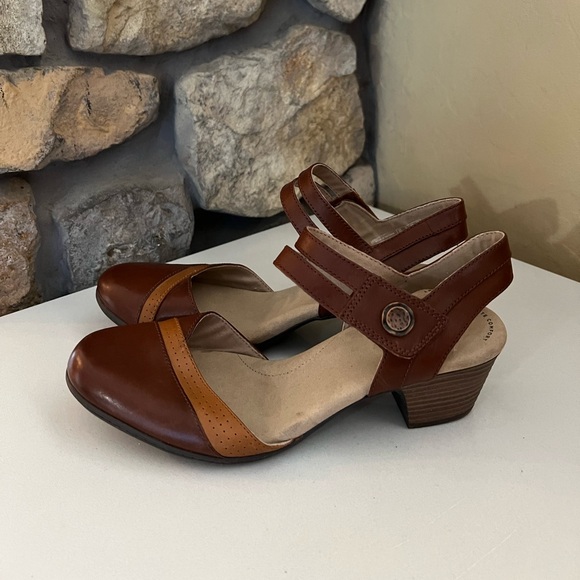 Clarks Valarie Rally Ultimate Comfort Mary Jane Heeled Sandal Size 10 - Picture 3 of 9